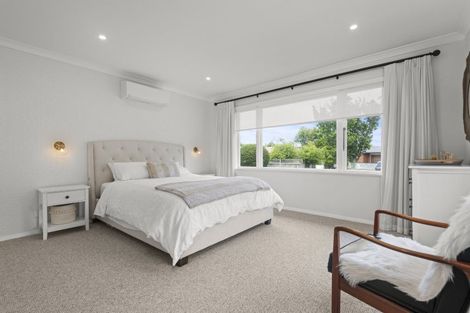 Photo of property in 11 Athlone Place, Hokowhitu, Palmerston North, 4410