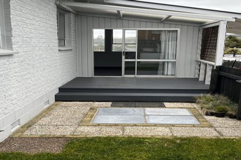 Photo of property in 3 Patterson Grove, Waikanae, 5036