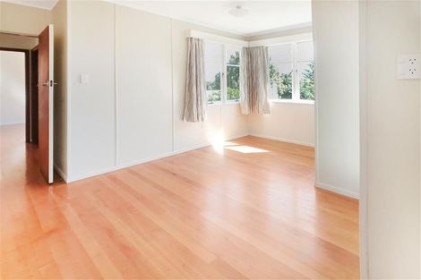 Photo of property in 179 Avondale Road, Avondale, Auckland, 1026