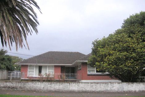 Photo of property in 9 Saulbrey Grove, Woburn, Lower Hutt, 5010