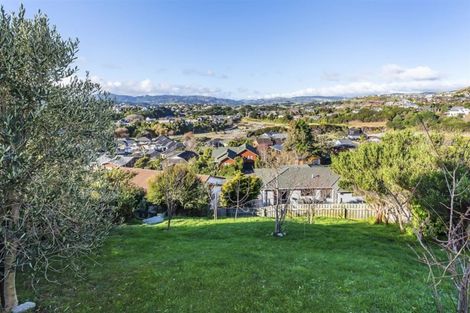 Photo of property in 22 Shackle Lane, Whitby, Porirua, 5024