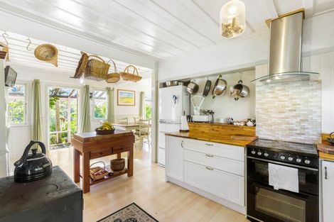 Photo of property in 98 Hanham Road, Kumeu, 0891