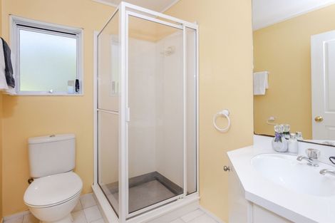 Photo of property in 8 Woodfern Crescent, Titirangi, Auckland, 0604