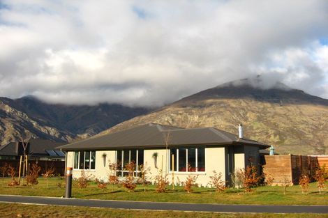 Photo of property in 28 Erskine Street, Lake Hayes, Queenstown, 9304