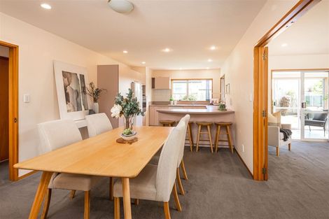 Photo of property in 33 Coniston Avenue, Ilam, Christchurch, 8041