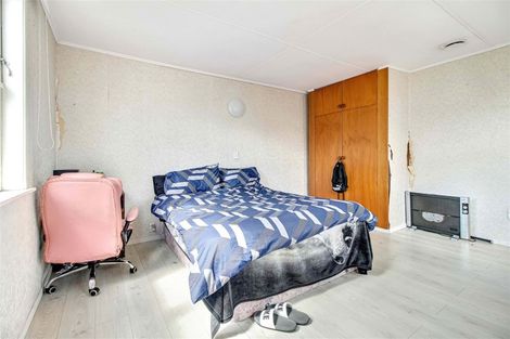 Photo of property in 7 Kaweka Street, New Lynn, Auckland, 0600