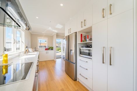 Photo of property in 18 Charles Street, Clouston Park, Upper Hutt, 5018