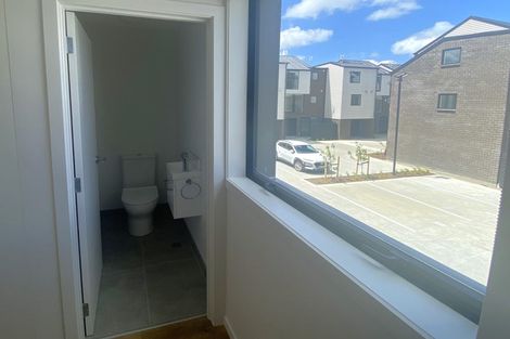 Photo of property in 8/1 Fruitvale Road, New Lynn, Auckland, 0600