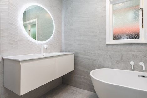 Photo of property in 94 Avondale Road, Avondale, Christchurch, 8061