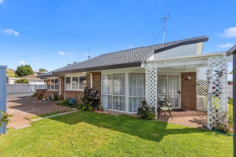 Photo of property in 2/492 Otumoetai Road, Otumoetai, Tauranga, 3110