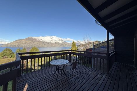 Photo of property in 15b Cameron Place, Fernhill, Queenstown, 9300