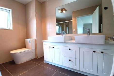 Photo of property in 73 Rosewell Crescent, Flat Bush, Auckland, 2019