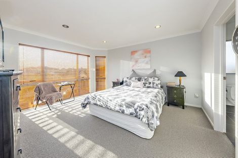 Photo of property in 13 Stamford Crescent, Flat Bush, Auckland, 2019