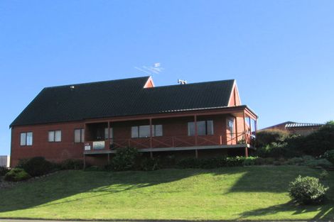 Photo of property in 115 Tutere Street, Waikanae Beach, Waikanae, 5036