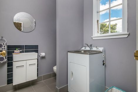 Photo of property in 1/28 Beach Road, Castor Bay, Auckland, 0620