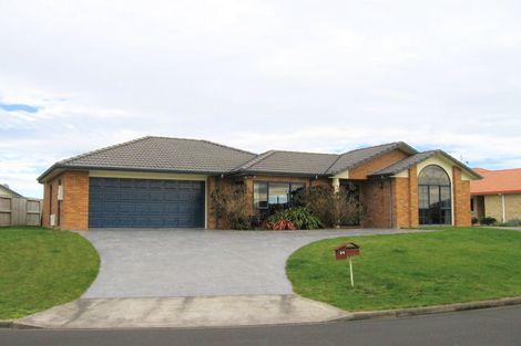 Photo of property in 24 Mangakoea Place, St Andrews, Hamilton, 3200