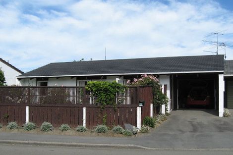 Photo of property in 11 Raekura Place, Redcliffs, Christchurch, 8081