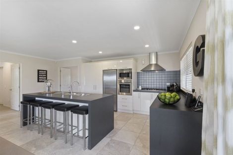 Photo of property in 25 Pine Harbour Parade, Beachlands, Auckland, 2018