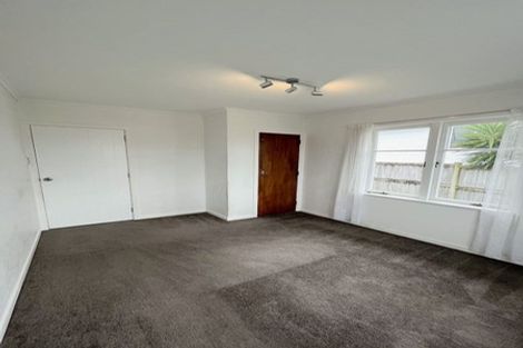 Photo of property in 42 Tiroroa Avenue, Te Atatu South, Auckland, 0610