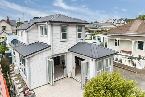Photo of property in 5a Torless Terrace, Thorndon, Wellington, 6011