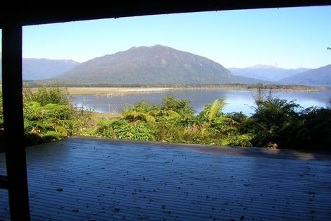 Photo of property in 20 Johns Road, Moana, 7872