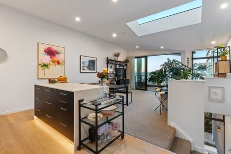Photo of property in 1/18 Oriental Terrace, Oriental Bay, Wellington, 6011