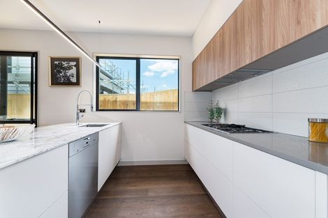 Photo of property in 14 Drover Close, Flat Bush, Auckland, 2019