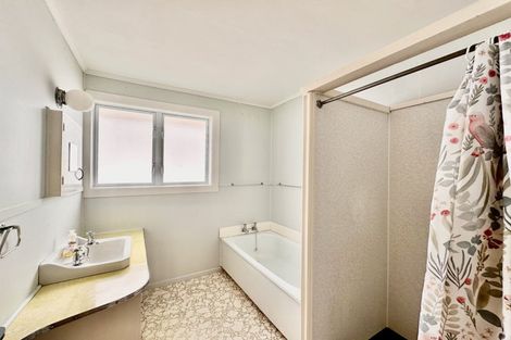 Photo of property in 71 Ridge Road, Howick, Auckland, 2014