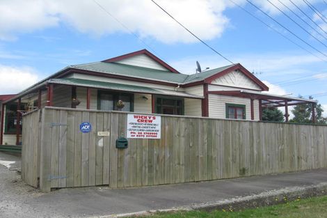 Photo of property in 9 Cambridge Street, Pahiatua, 4910