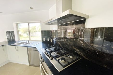 Photo of property in 14 Caldbeck Rise, Northpark, Auckland, 2013