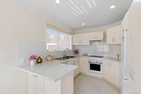 Photo of property in 12 Mt Lebanon Crescent, The Gardens, Auckland, 2105