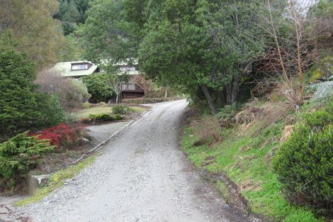 Photo of property in 15 Evergreen Place, Sunshine Bay, Queenstown, 9300