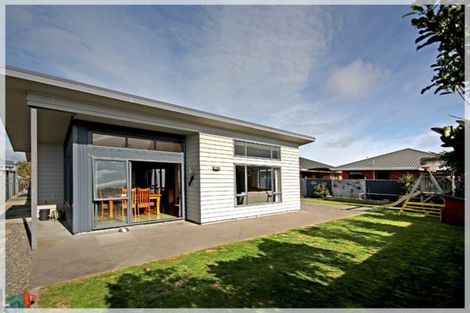 Photo of property in 37 Andrews Street, Foxton Beach, Foxton, 4815
