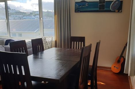 Photo of property in 9 Terrace Road, Titahi Bay, Porirua, 5022