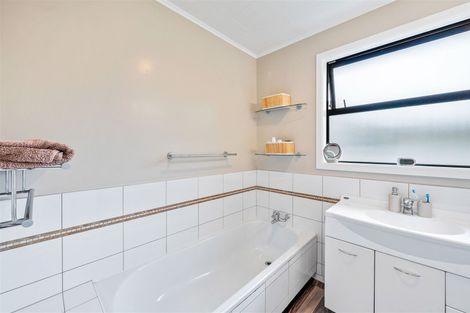 Photo of property in 11 Discovery Drive, Whitby, Porirua, 5024