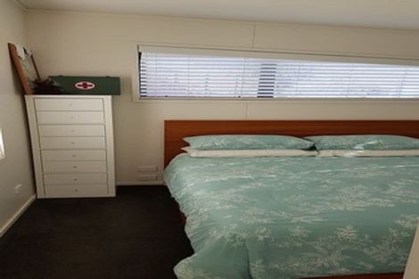 Photo of property in 38a Sunnynook Road, Sunnynook, Auckland, 0620