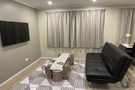 Photo of property in 3 Oswald Close, Flat Bush, Auckland, 2016