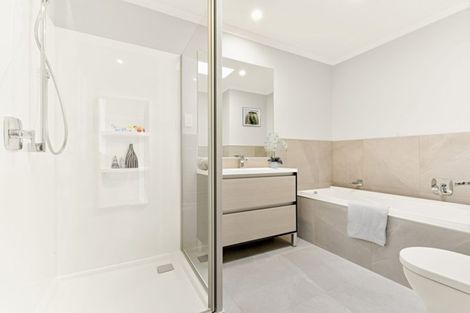 Photo of property in 48 William Wallbank Crescent, Swanson, Auckland, 0614