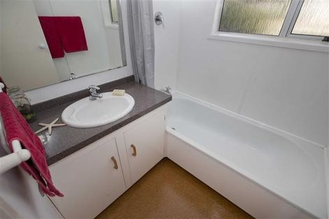 Photo of property in 34 Cumberland Crescent, Welcome Bay, Tauranga, 3112