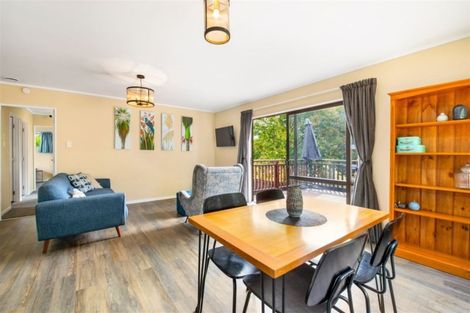 Photo of property in 2/123 Millbrook Road, Sunnyvale, Auckland, 0612