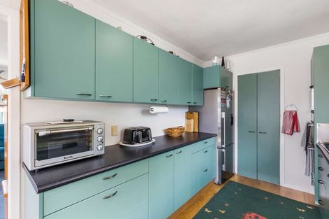 Photo of property in 26 Kaikoura Street, Henderson, Auckland, 0612