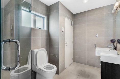 Photo of property in 12a Otahuri Crescent, Greenlane, Auckland, 1051