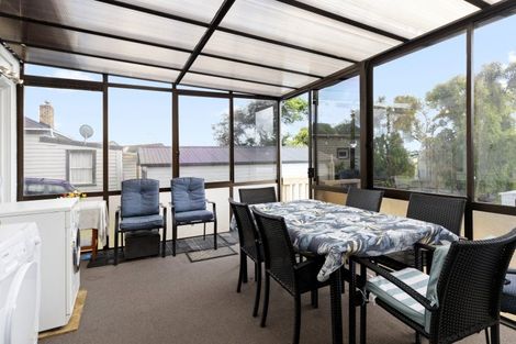 Photo of property in 4 George Street, Waiuku, 2123