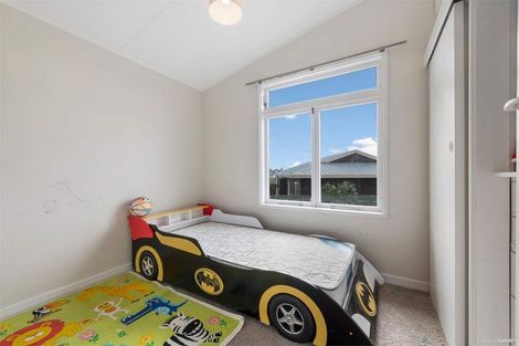 Photo of property in 1 Fowey Avenue, Te Atatu South, Auckland, 0610