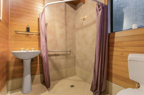 Photo of property in 39 Turanga Road, Henderson Valley, Auckland, 0612