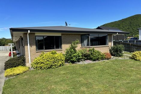 Photo of property in 7 Nautique Place, Waikawa, Picton, 7220
