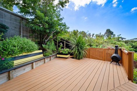 Photo of property in 2/18 Clensmore Place, Torbay, Auckland, 0630