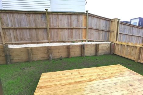 Photo of property in 2 Poruru Close, Papakura, 2110