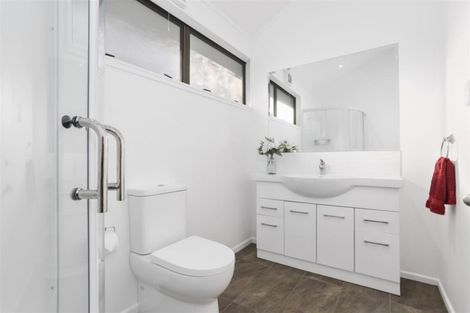 Photo of property in 1/44 Rewarewa Road, Te Atatu Peninsula, Auckland, 0610