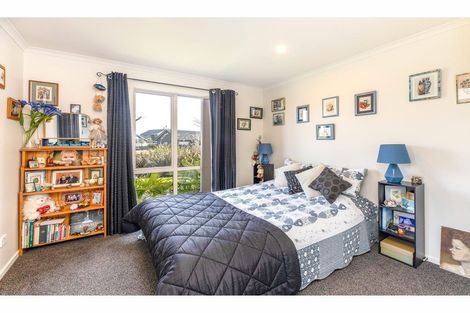 Photo of property in 6 Te Waihora Street, Pegasus, 7612